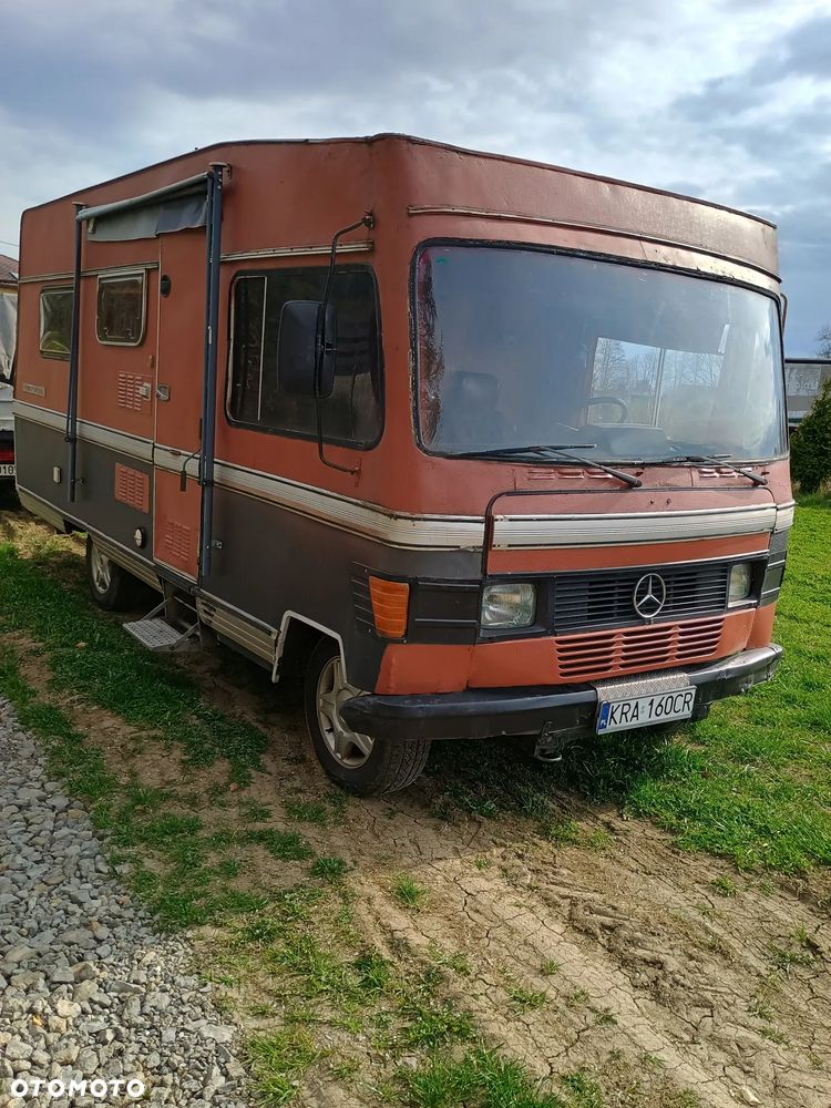 Mercedes-Benz 207 - 2