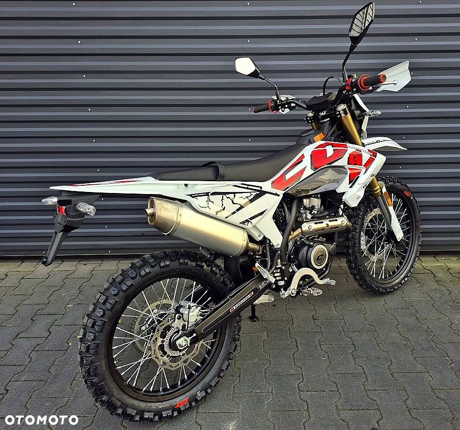 QJMOTOR COV 125X - 10