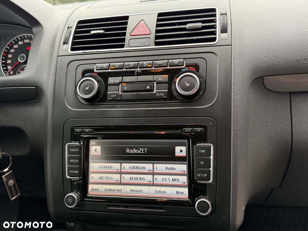 Volkswagen Touran - 16