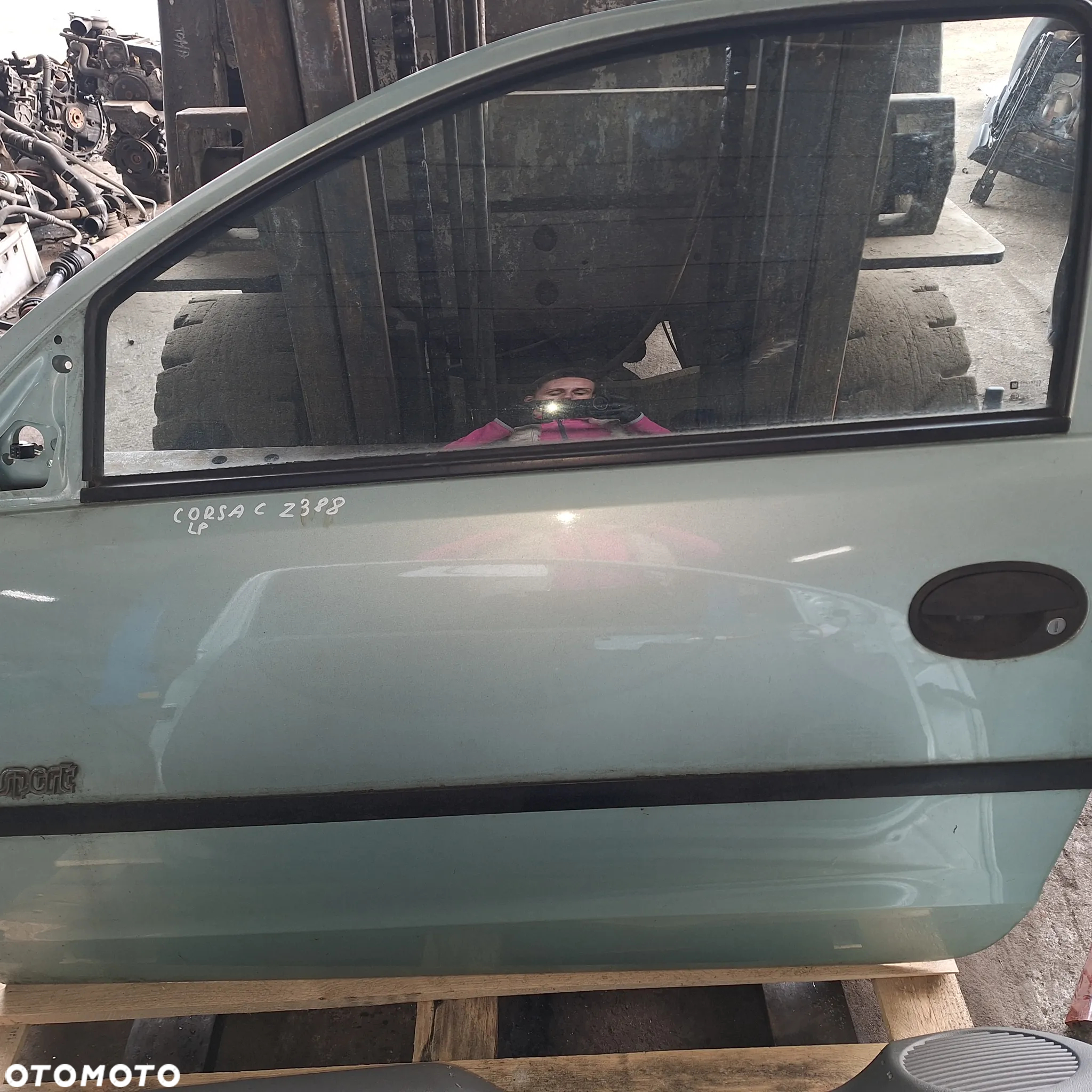DRZWI LEWE  CORSA C 3DRZWI Z388 - 2