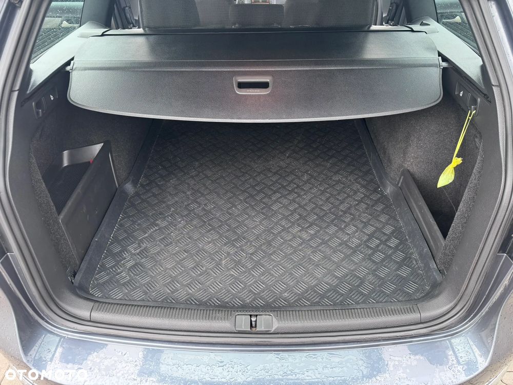 Volkswagen Passat - 15