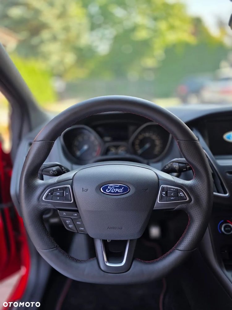 Ford Focus 1.5 EcoBoost ST-Line Red ASS - 17