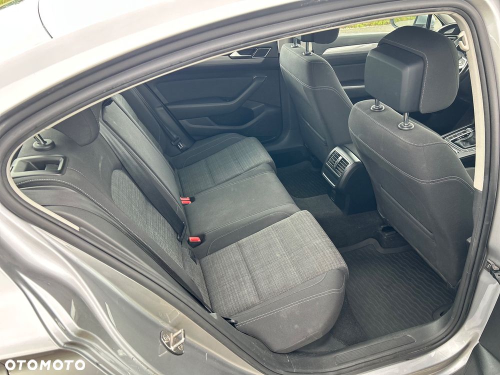 Volkswagen Passat 1.5 TSI EVO Business DSG - 30