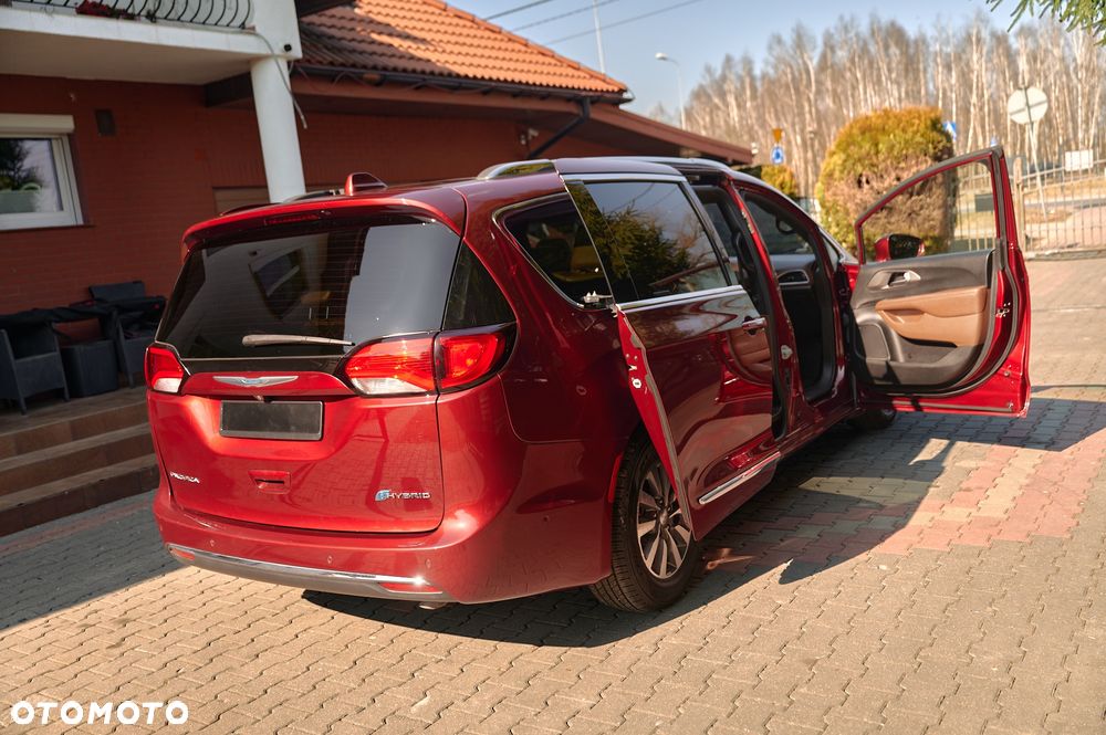 Chrysler Pacifica - 19