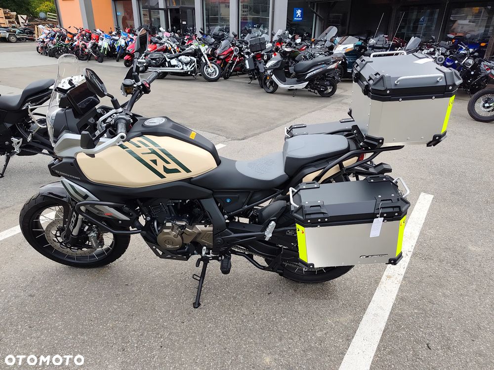 QJMOTOR SRT 600SX - 10