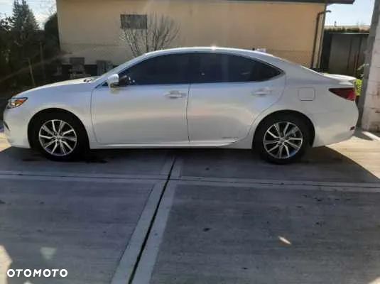 Lexus ES - 1