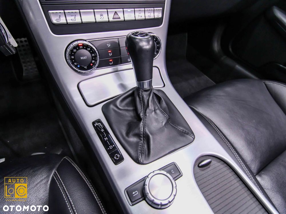 Mercedes-Benz SLK 200 (BlueEFFICIENCY) 7G-TRONIC - 22
