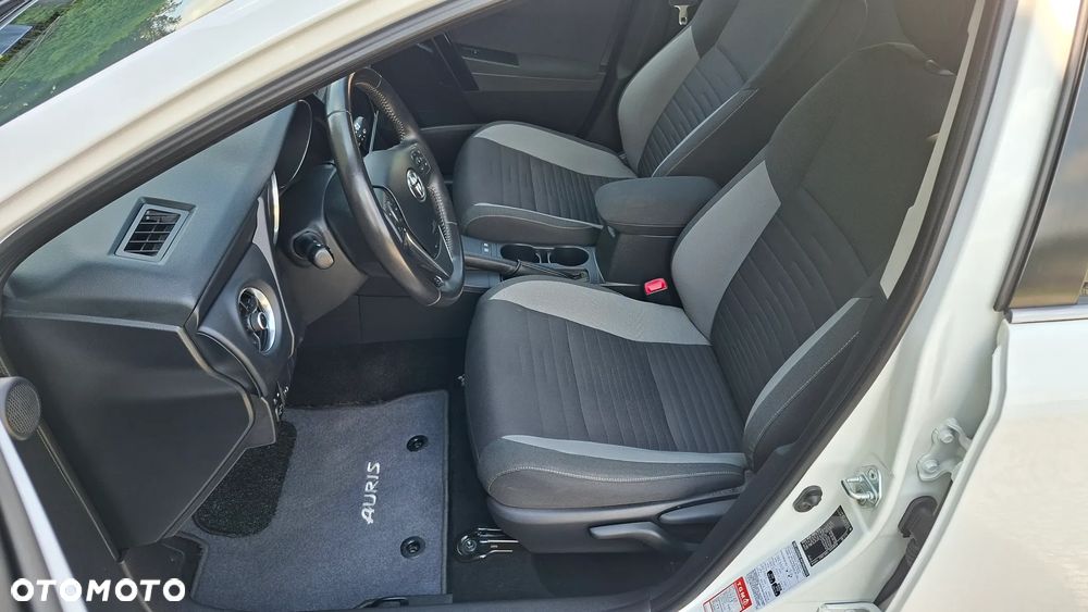Toyota Auris - 25