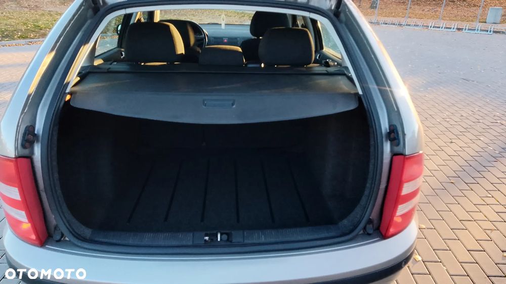 Skoda Fabia 1.4 16V Active - 31