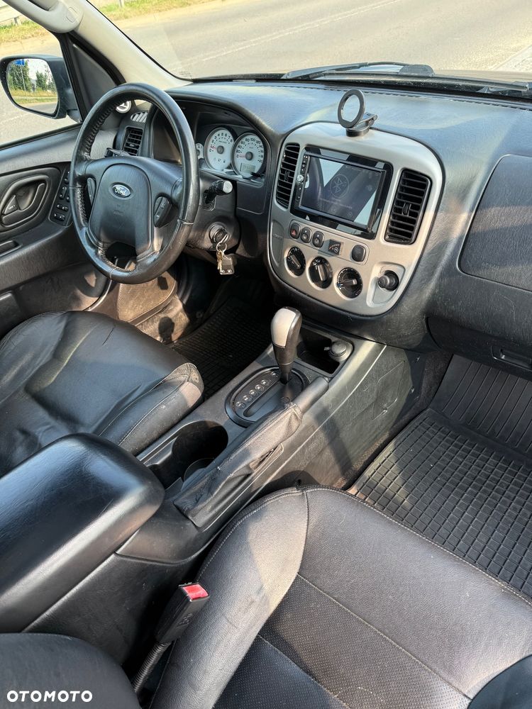 Ford Maverick 3.0 V6 Limited - 9