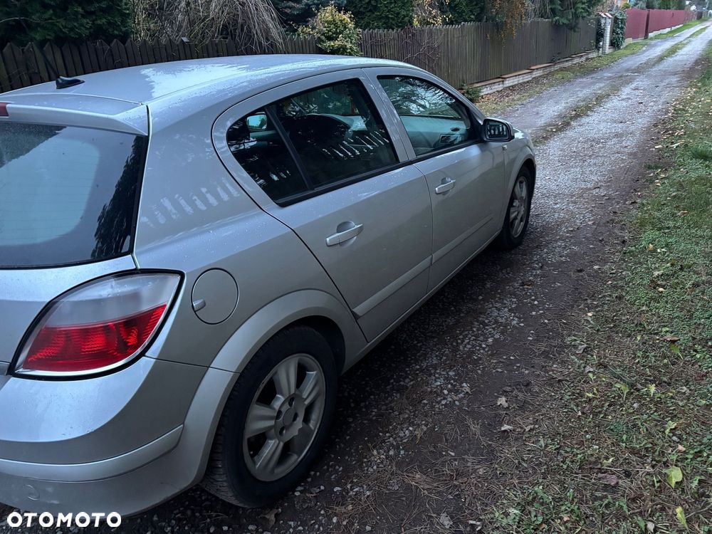 Opel Astra 1.6 Enjoy - 2