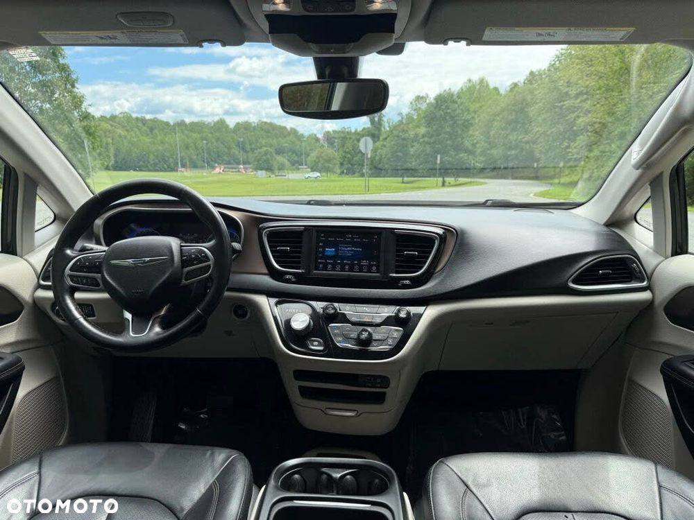 Chrysler Pacifica - 29