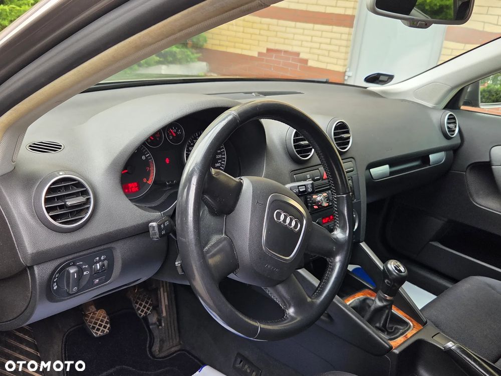 Audi A3 Sportback 1.6 Ambiente - 5