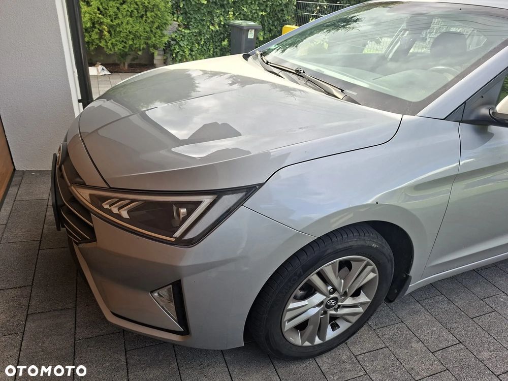 Hyundai Elantra 1.6 Comfort - 2