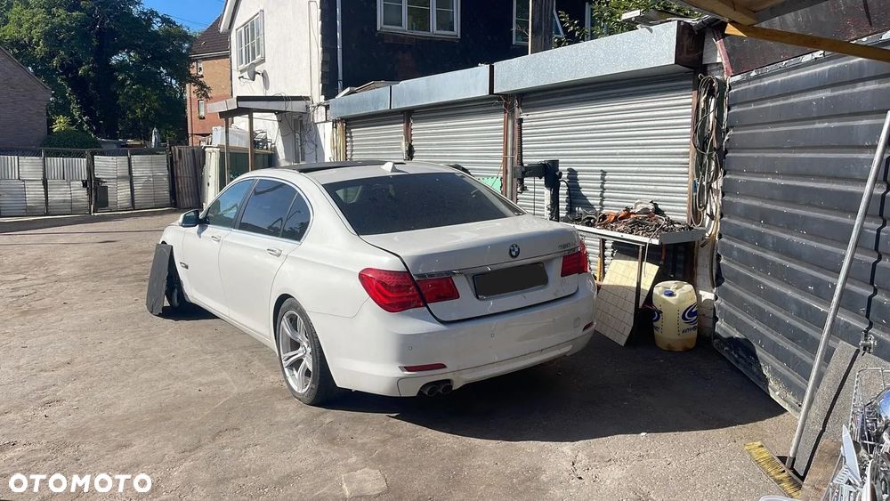 BMW Seria 7 - 12