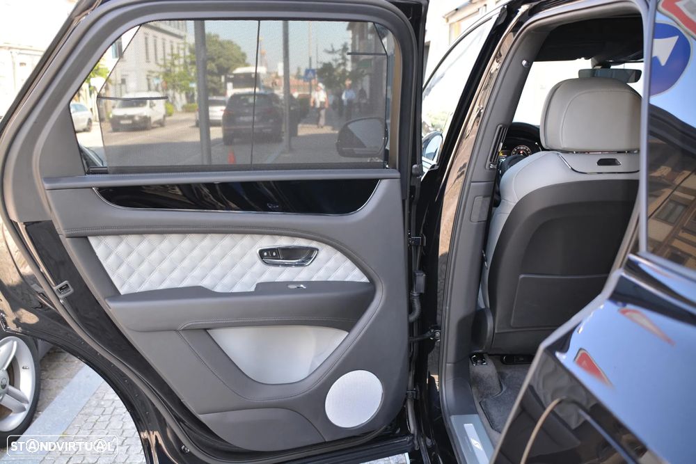 Bentley Bentayga Hybrid - 49