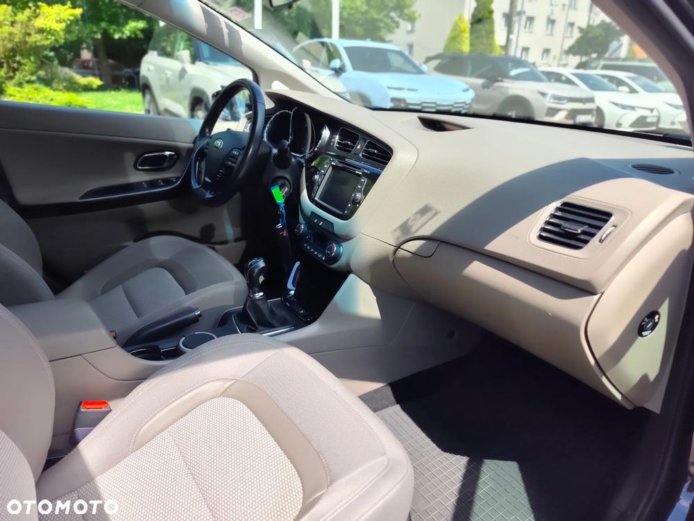 Kia Ceed 1.6 GDI L - 23