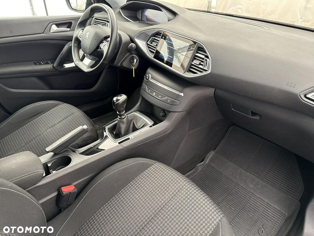 Peugeot 308 - 24