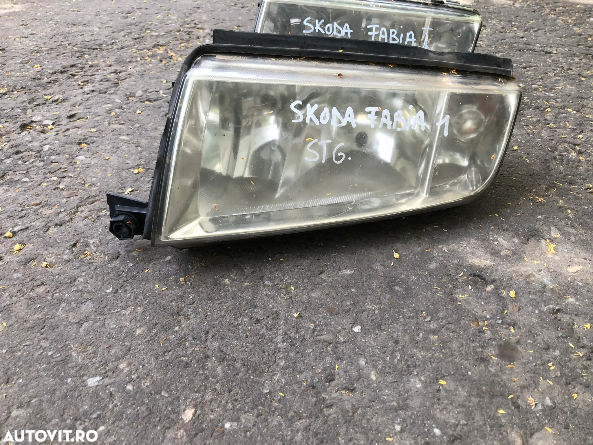 Far stanga/far dreapta Skoda Fabia 1 halogen - 2