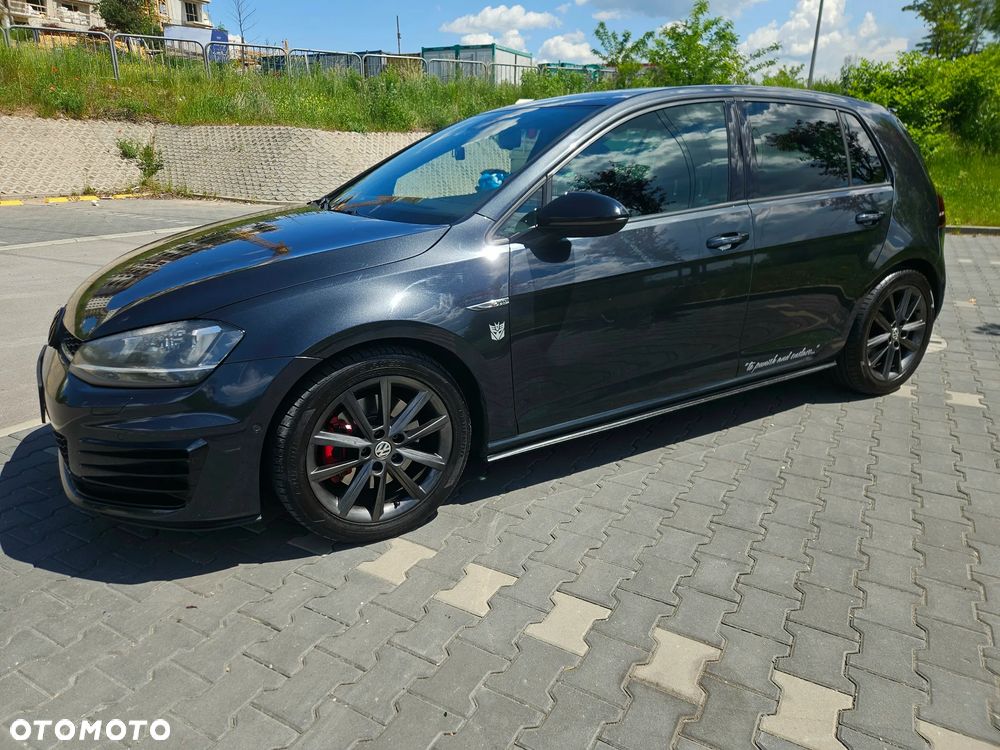 Volkswagen Golf - 21