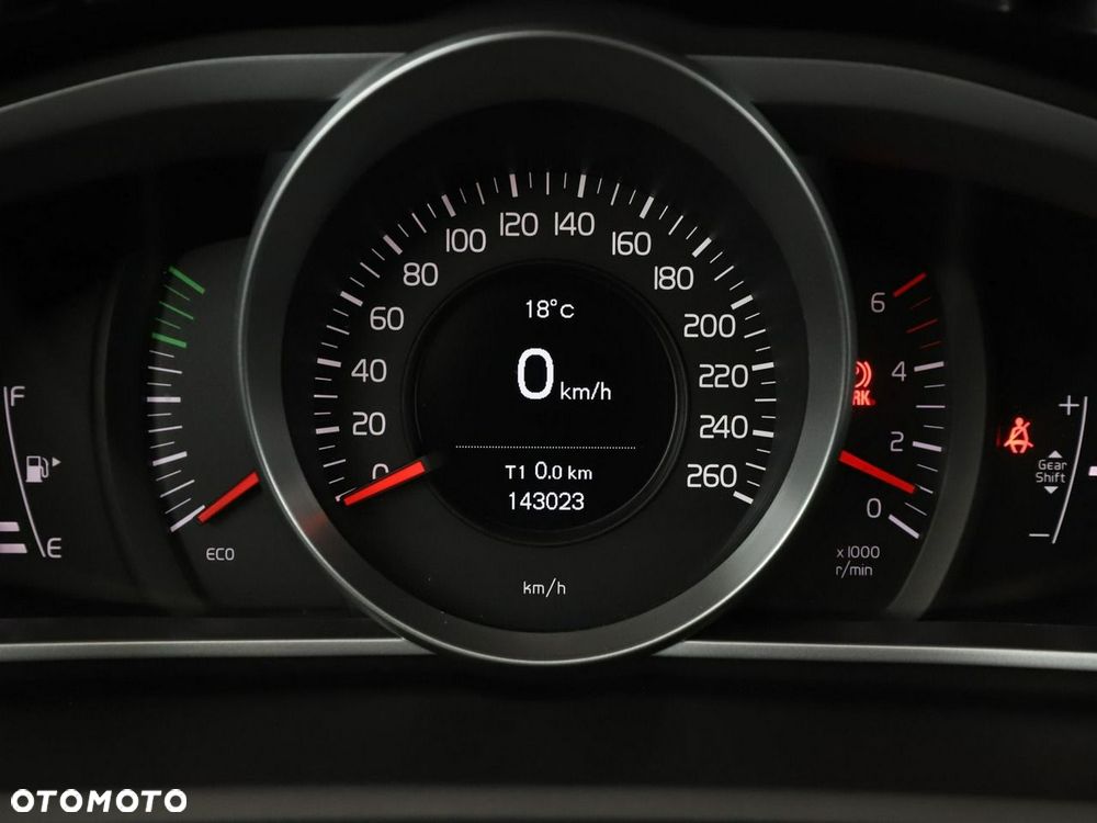 Volvo V40 D2 Kinetic - 23