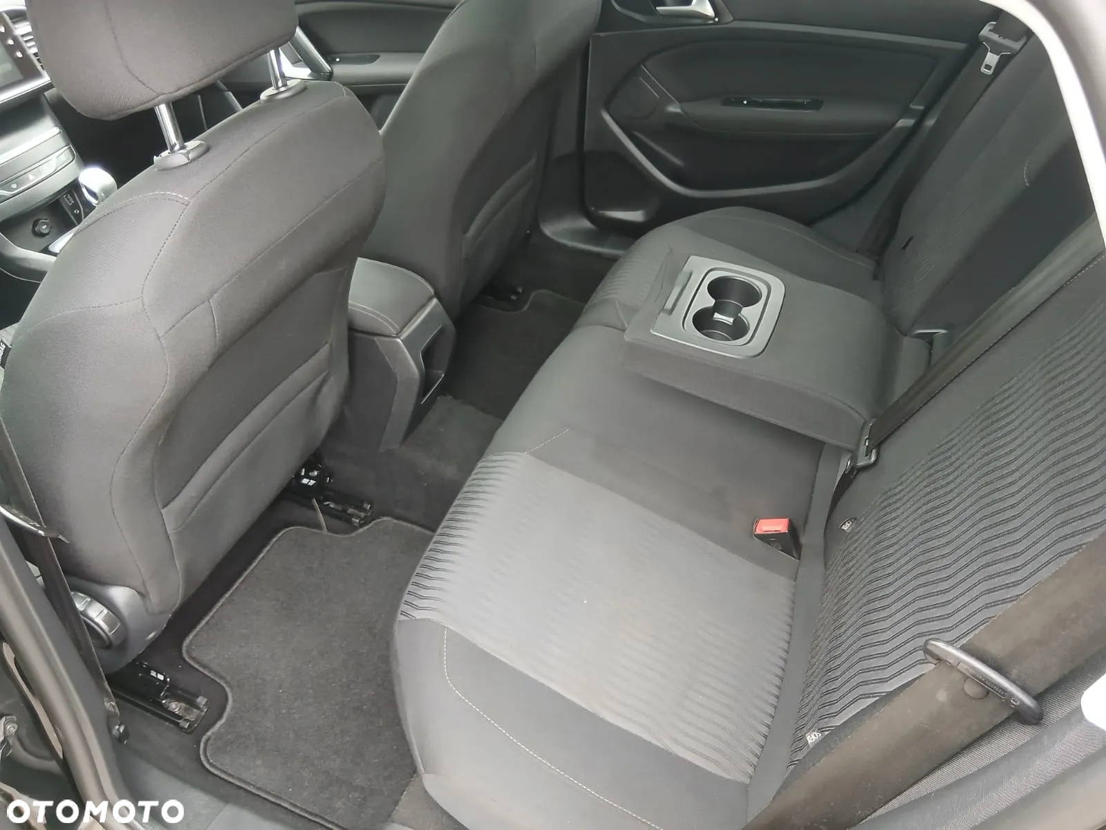 Peugeot 308 1.6 BlueHDi Business Line S&S - 32