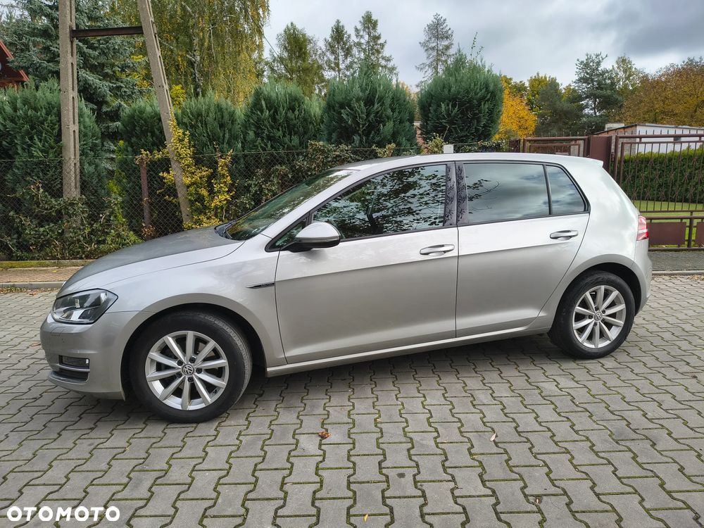 Volkswagen Golf - 1