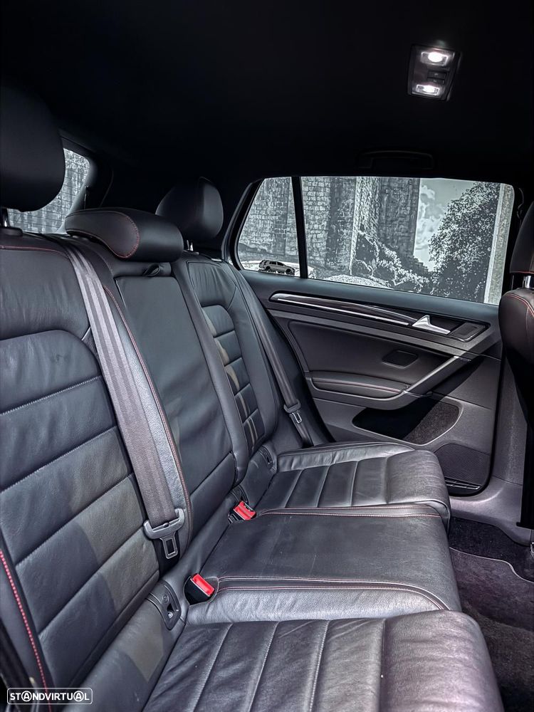 VW Golf 2.0 TSi GTi - 10