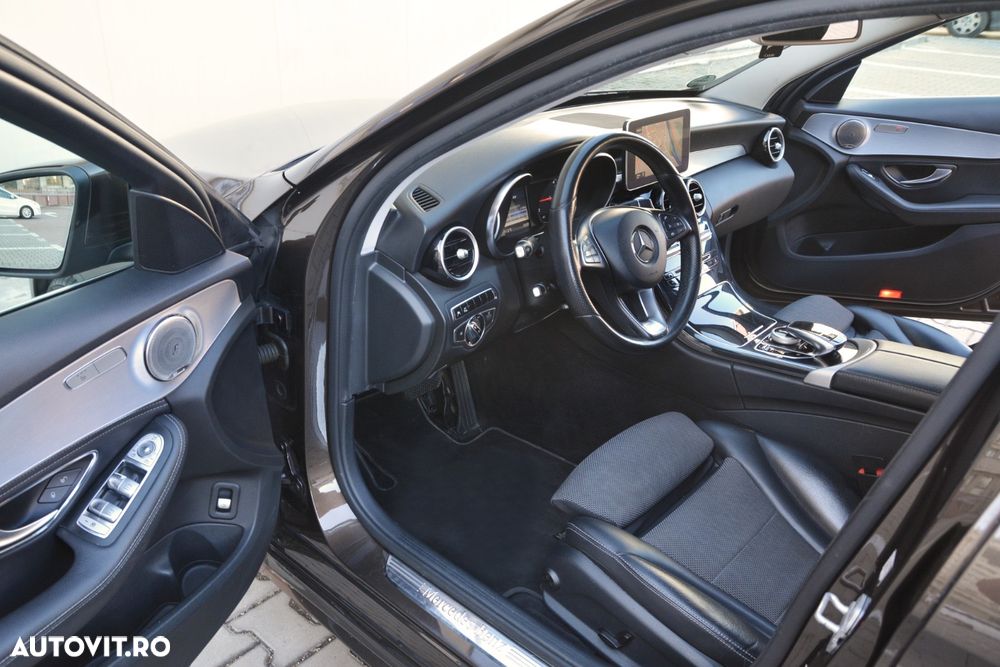 Mercedes-Benz C 220 d 4Matic 7G-TRONIC AMG Line - 15