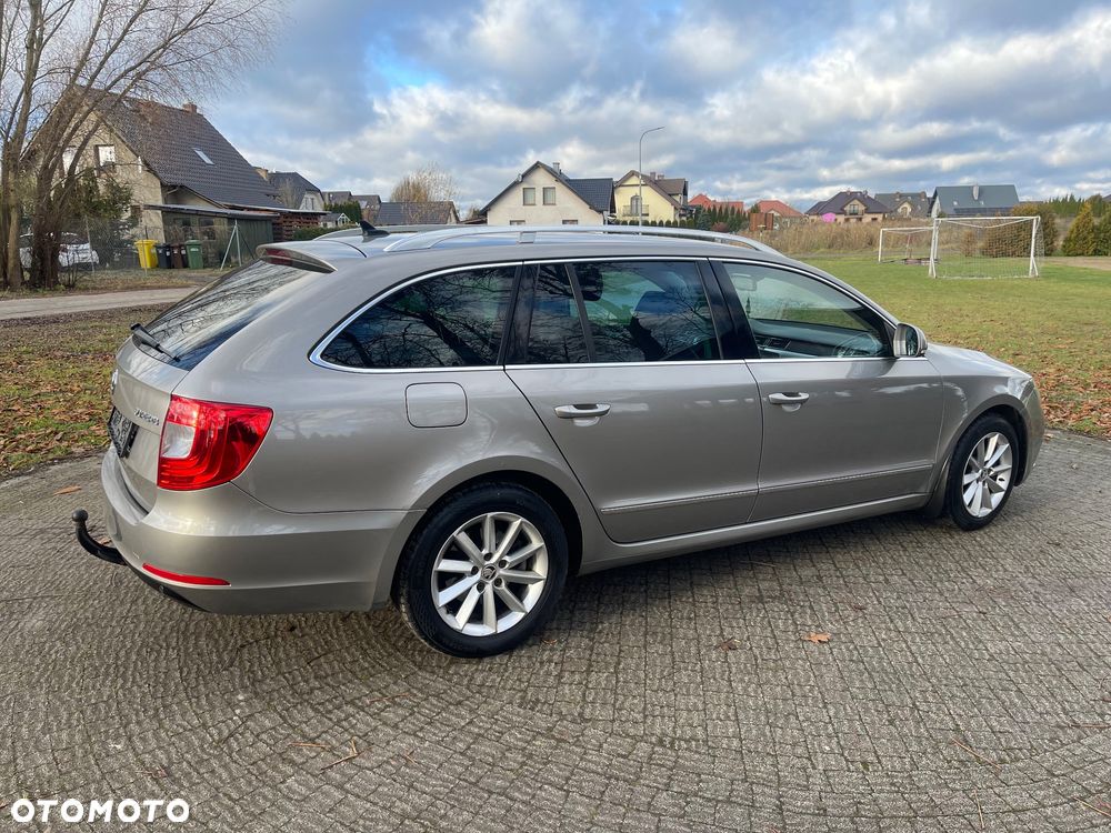 Skoda Superb 2.0 TDI DSG Exclusive - 9