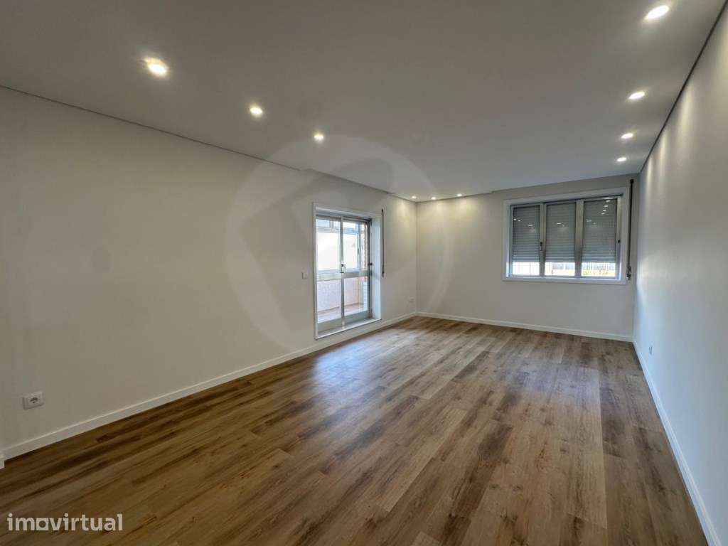 T4 Remodelado no Centro da Cidade na Póvoa de Varzim - Grande imagem: 5/20
