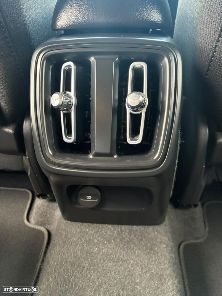 Volvo XC 40 1.5 T2 Momentum Plus Geartronic - 30