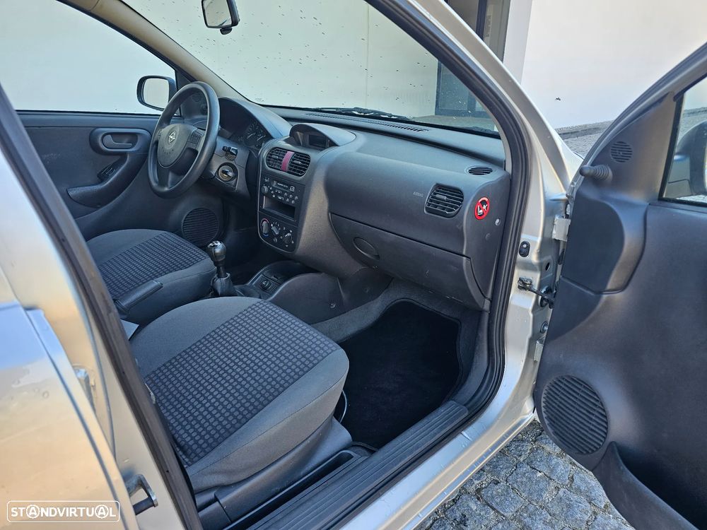 Opel Corsa 1.7 DTi 16V Confort - 22