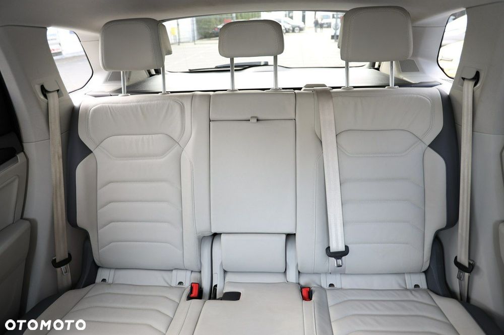 Volkswagen Touareg - 26