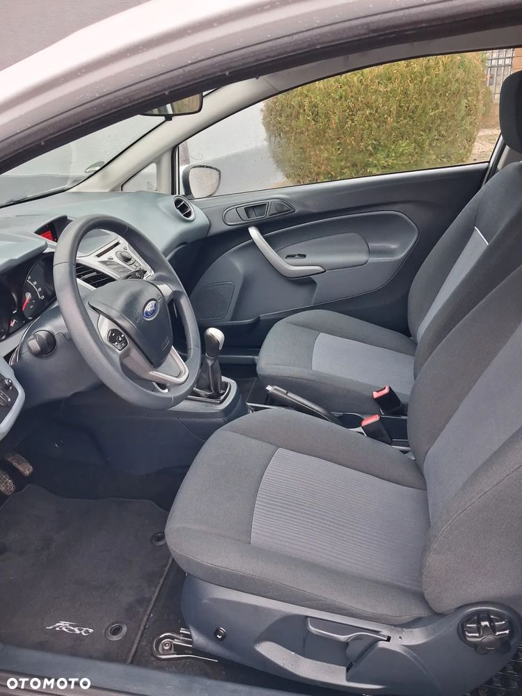 Ford Fiesta - 9