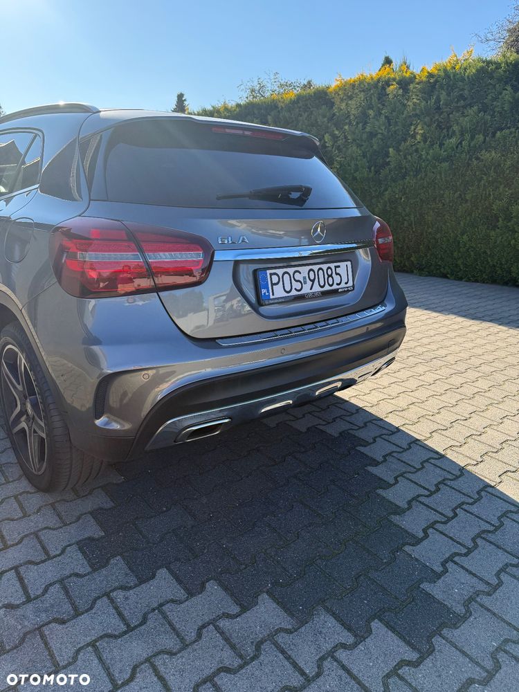 Mercedes-Benz GLA 200 7G-DCT AMG Line - 11