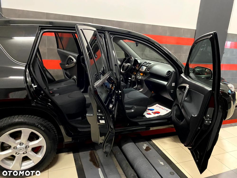 Toyota RAV4 2.0 VVT-i Premium - 20