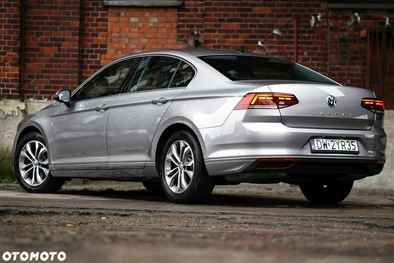 Volkswagen Passat - 16