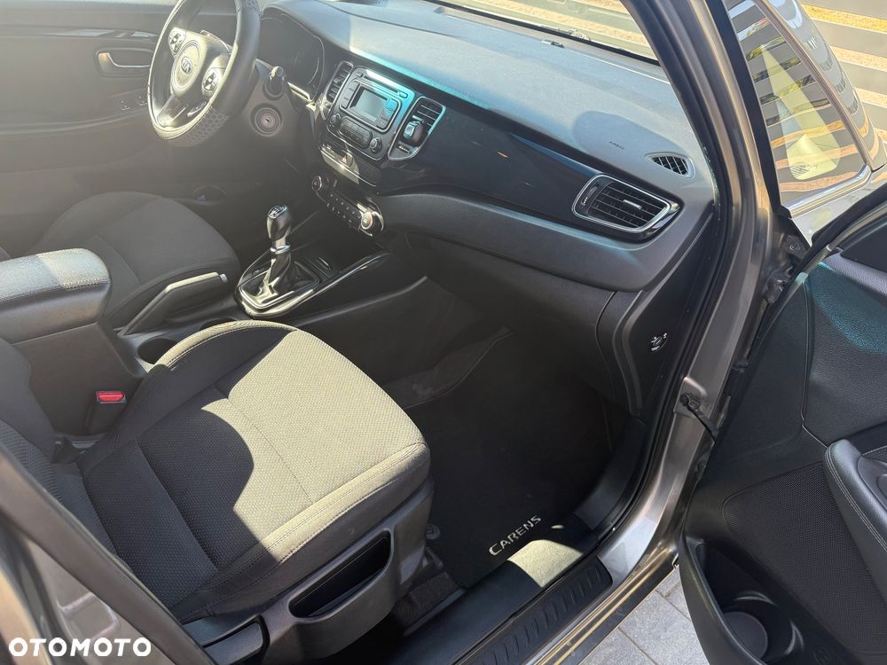 Kia Carens 1.6 GDI L 7os - 16