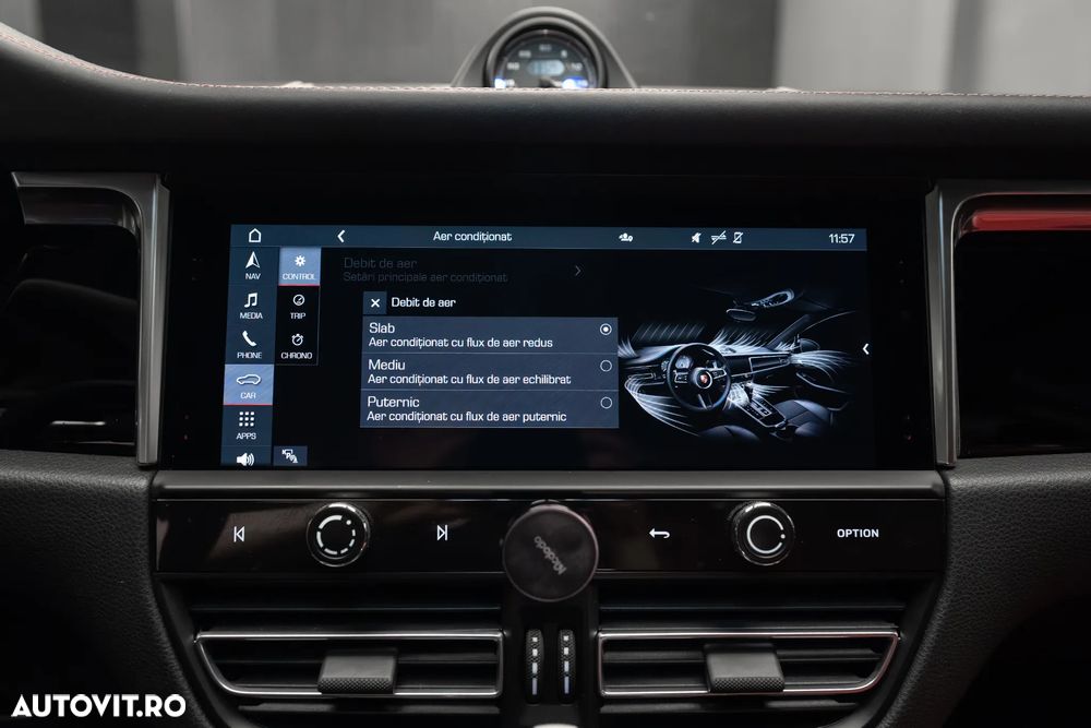 Porsche Macan S - 25