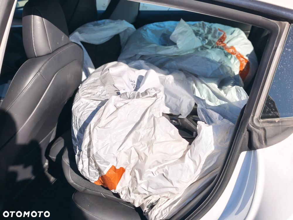 Tesla Model 3 Langstreckenbatterie Allradantrieb Dual Motor - 9