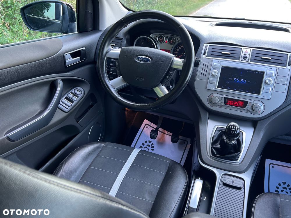 Ford Kuga 2.0 TDCi 4x4 Titanium - 24