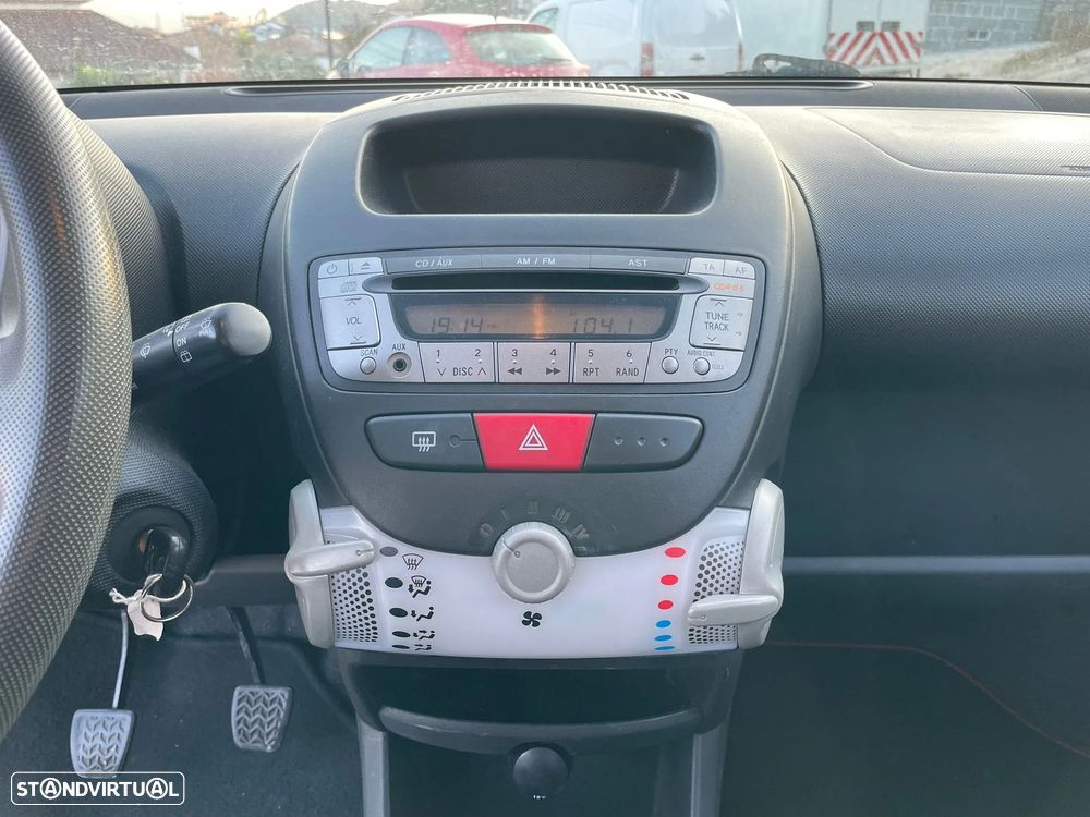 Peugeot 107 1.0 Active - 16