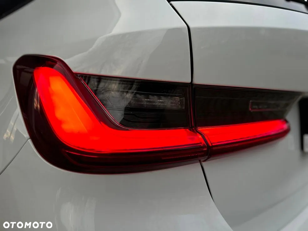 BMW Seria 3 318i M Sport - 12