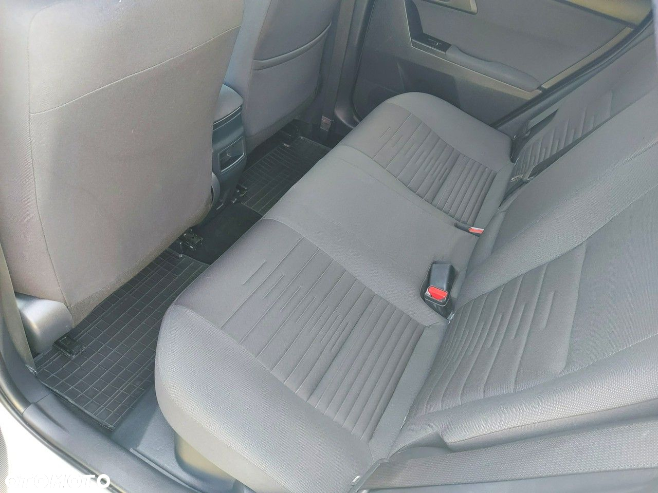 Toyota Auris - 13