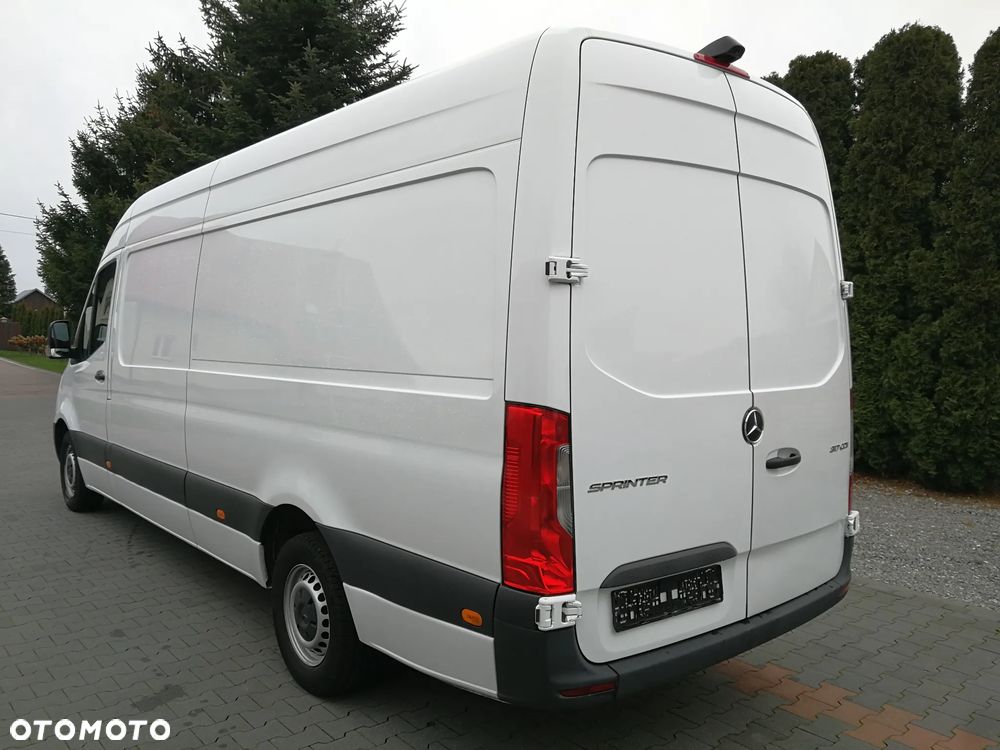 Mercedes-Benz Sprinter - 5