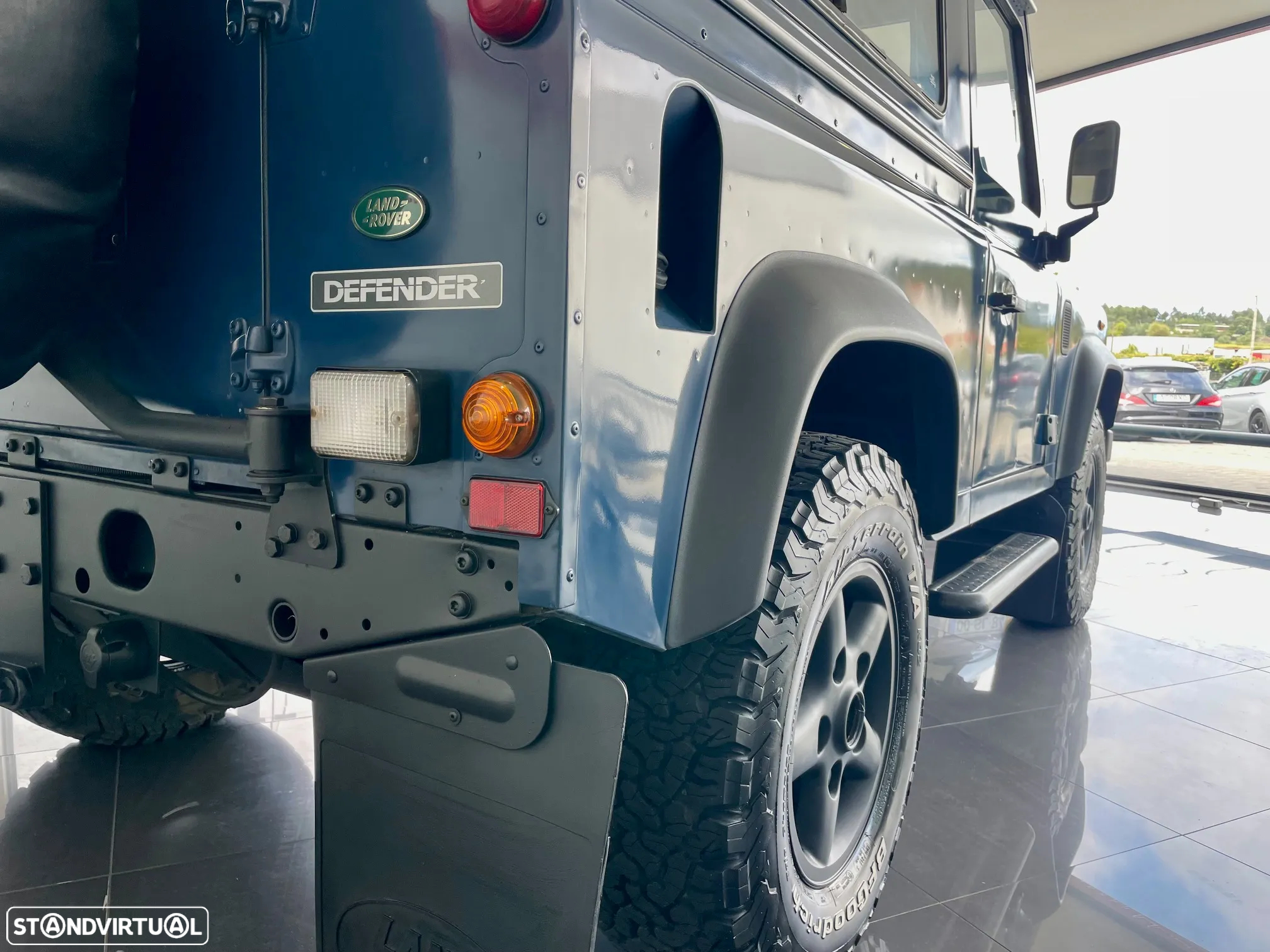 Land Rover Defender 90 2.5 TD5 Metal Top - 16