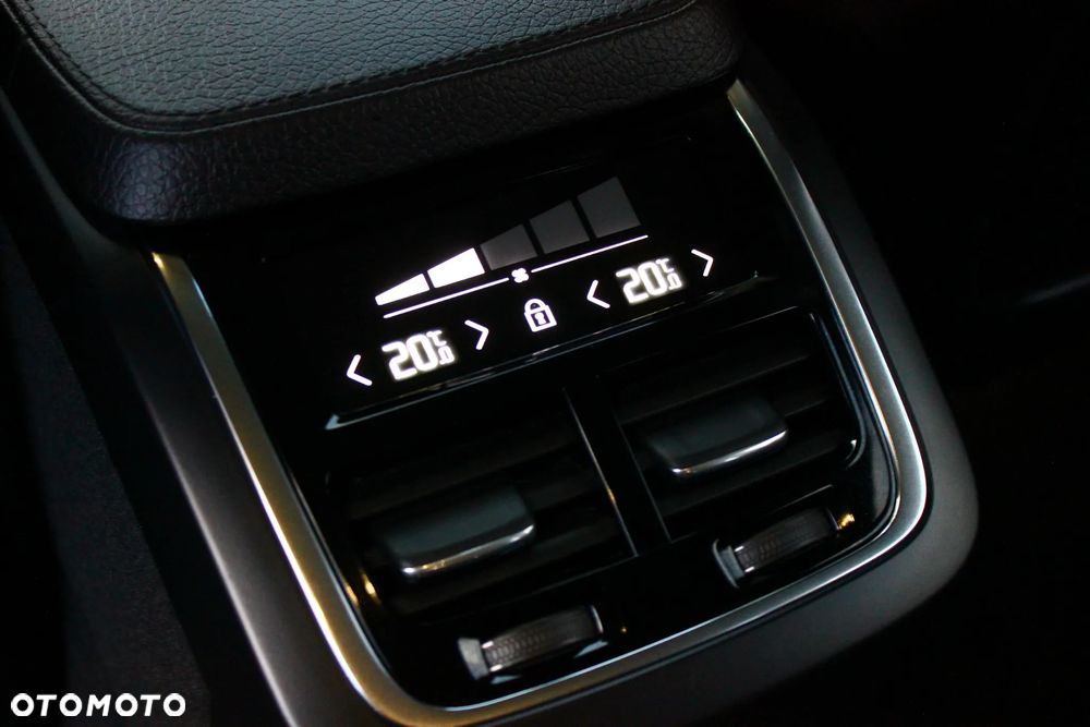 Volvo XC 90 T8 AWD Plug-In Hybrid Inscription Expression 7os - 35