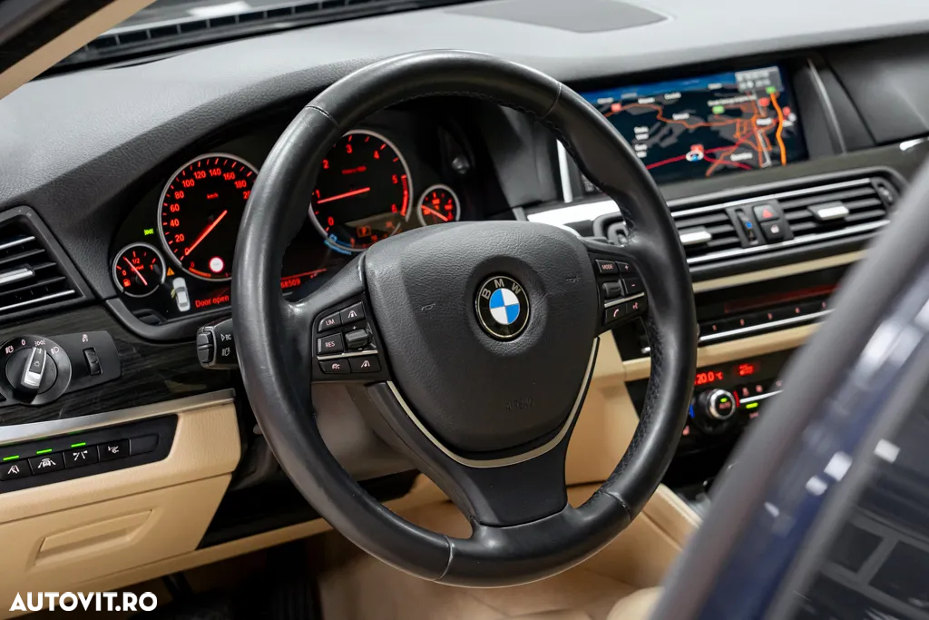 BMW Seria 5 520d xDrive AT - 28