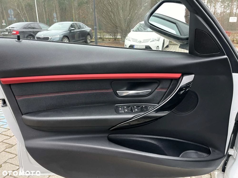 BMW Seria 3 318d Sport Line - 9